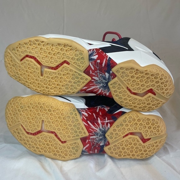 Nike LeBron 11 Independence Day Edition *Rare* Size 12 NEW - Picture 10 of 16